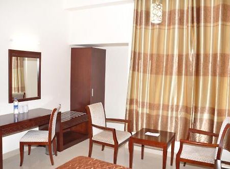 Hotel Alps Residency à Krishnagiri Chambre photo