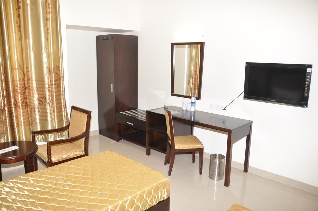 Hotel Alps Residency à Krishnagiri Extérieur photo