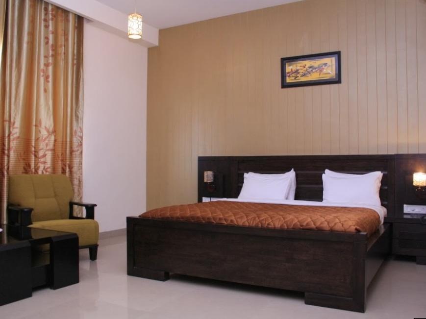 Hotel Alps Residency à Krishnagiri Extérieur photo